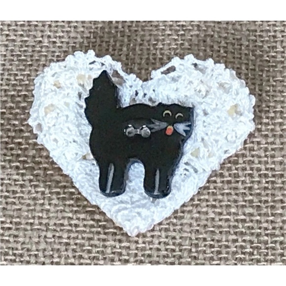 Vintage Handmade Lace Heart Black Cat Brooch Pin Kitty Whimsigoth Witch Core - Picture 1 of 2